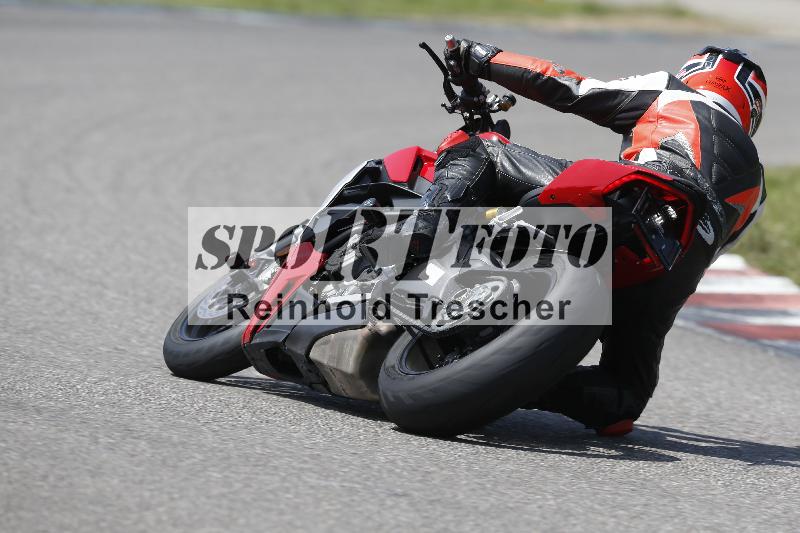 /27 12.06.2025 Ducati Schweiz Trackday Warmup  ADR/gelb-jeaune/8